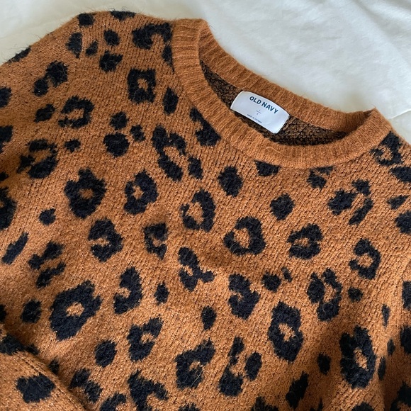 Old Navy Cheetah Sweater - Picture 3 of 4